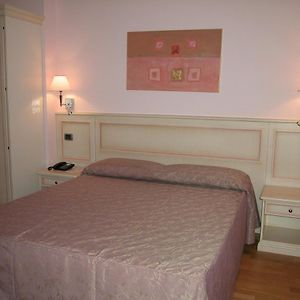 Camera classica con letto queen size